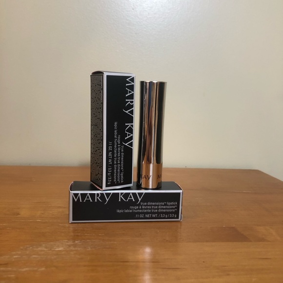 🔴 True Dimensions Lipstick - Picture 1 of 3